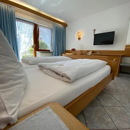 ベッド・アンド・ブレックファスト Haus Seehang 4*